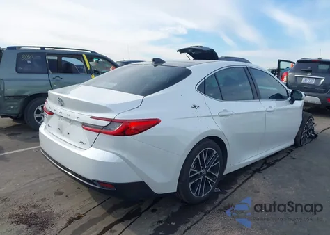 2025 Toyota Camry Xle z USA, uszkodzony, nr VIN 4T1DAACK8SU169126